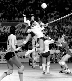 中国女排81年对战日本（1981年中国女排对战日本女排）